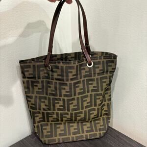 #300 FENDI Tote